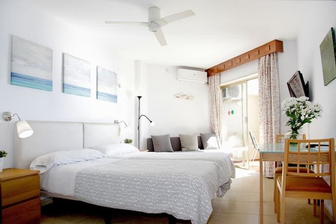 Apal Chinasol, Primary image