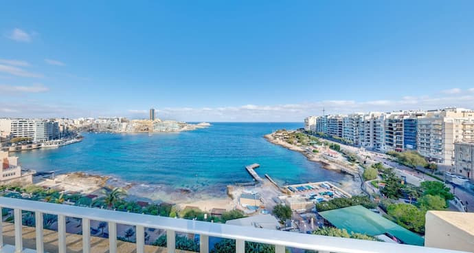 Carlton Hotel, Primary image