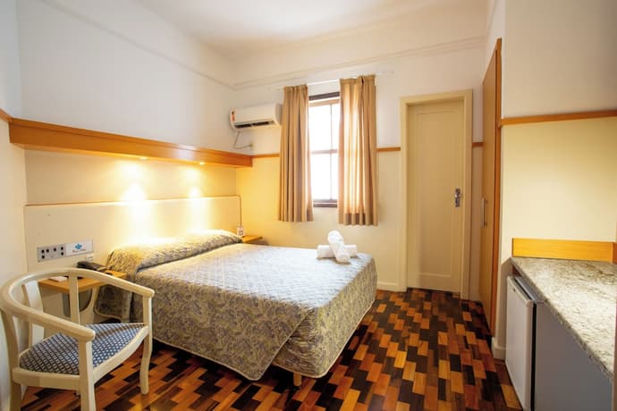 Oscar Hotel, Primary image