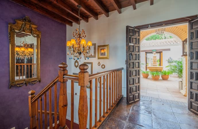 LA TARTANA HOTEL BOUTIQUE, Interior entrance