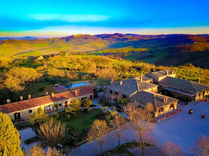 LaChiusa Tuscany, Primary image