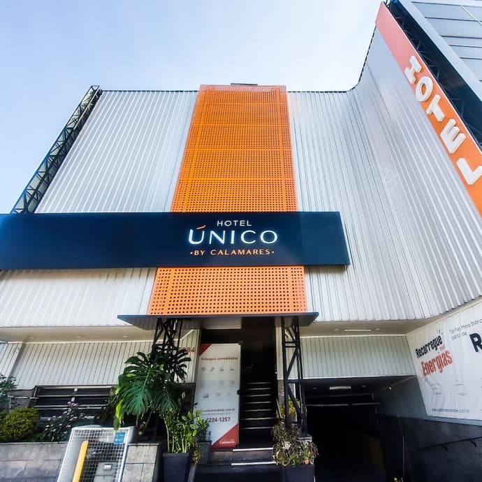 Calamares Hotel, Primary image