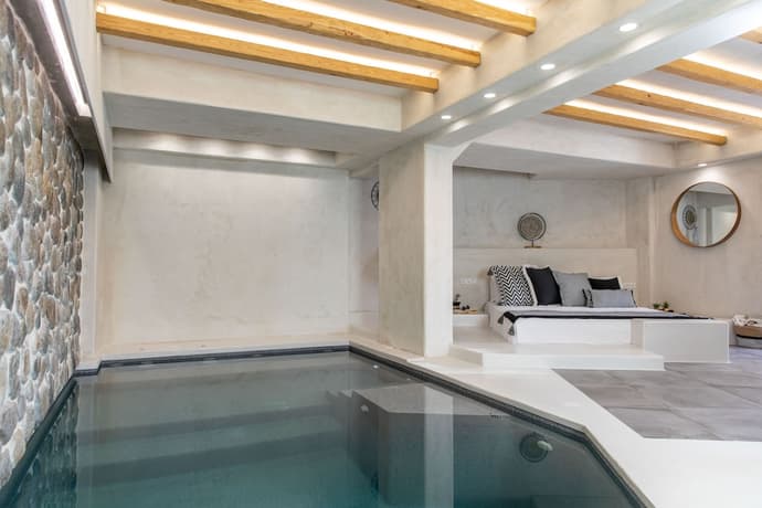 Korali Palace, Primary image