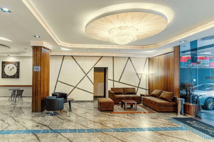 Carillon Plaza Hotel, Primary image