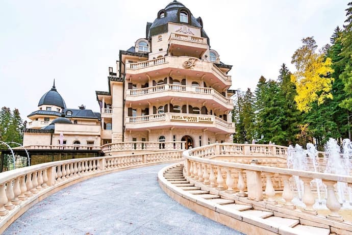 Festa Winter Palace, Primary image