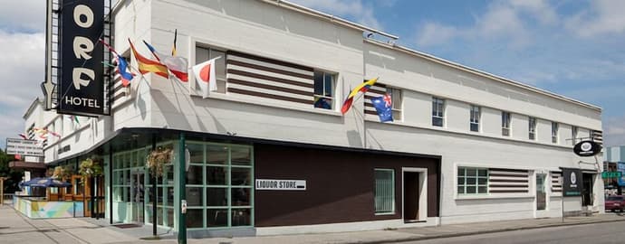 Hotel at the Waldorf, Primary image