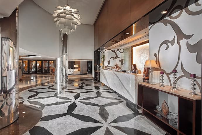 Quest Hotel & Conference Center, Reception