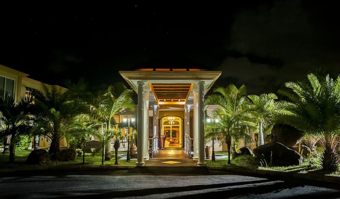 Jalsa Beach Hotel & Spa, 