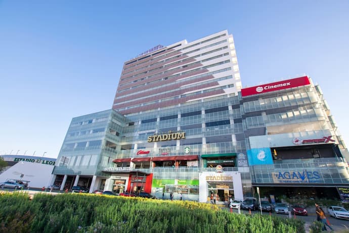 Hotel Plaza Stadium, Primary image