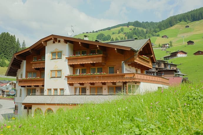 Aparthotel Dorfplatzl, Primary image