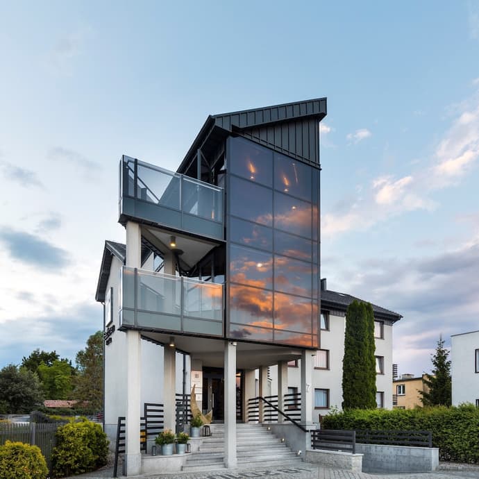 Hotel Beethoven, Primary image