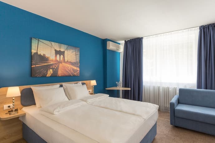 Premium Crown Suites, Primary image