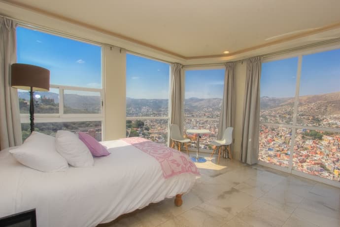 La Vista Hotel, Primary image