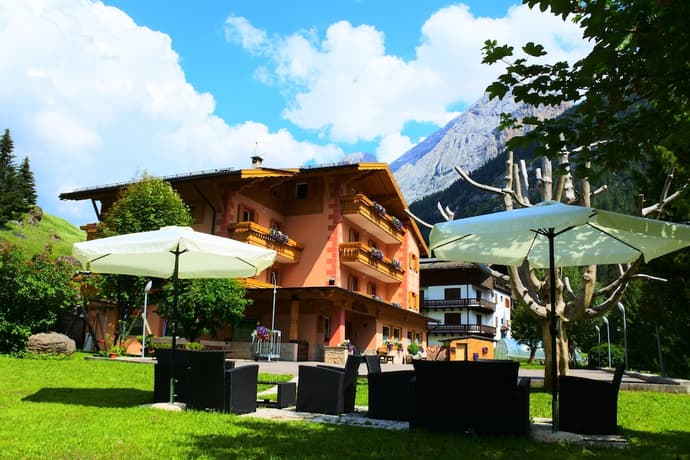 Spires Hotel, Primary image