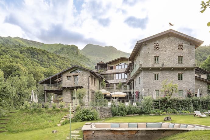 La Bursch, Primary image