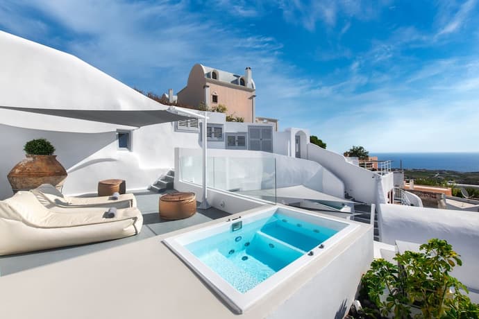 Hill Suites, Primary image