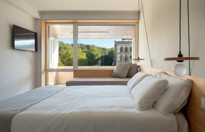 Cristina Enea Rooms, Primary image