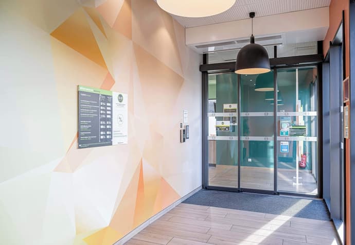 B&B HOTEL Bordeaux Bassins à flot, Interior entrance