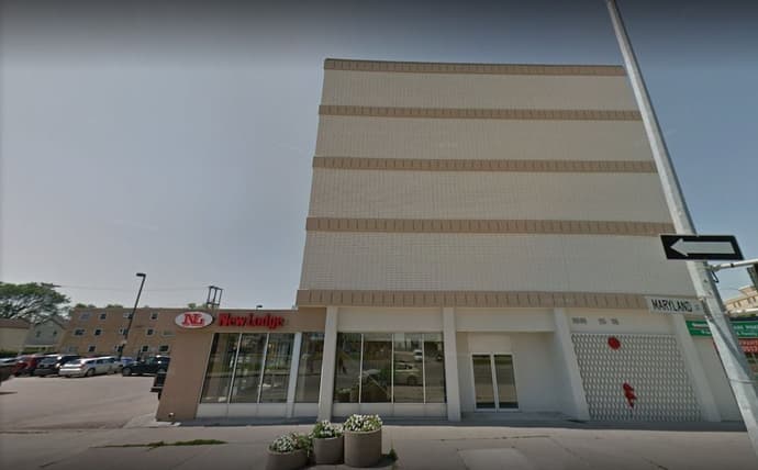 New Lodge, Primary image