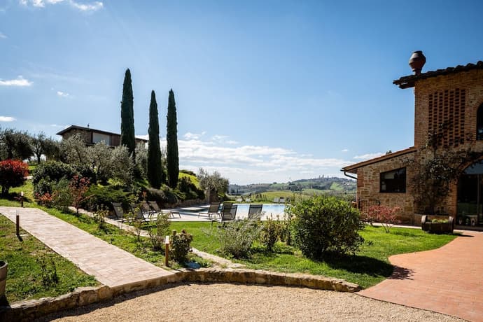 Mormoraia, Primary image