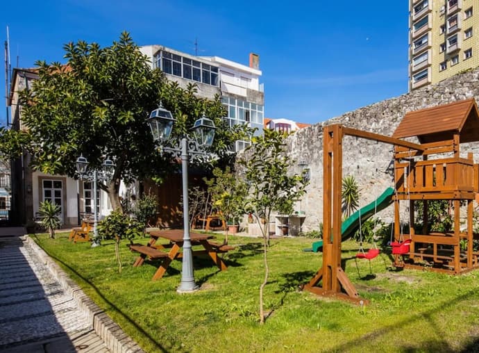 Pedra Ibérica, Primary image