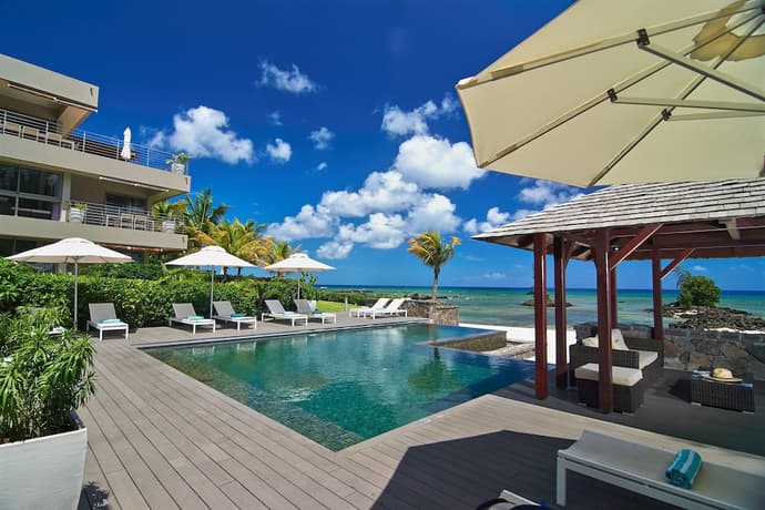 Bon Azur Beachfront Suites & Penthouses with LOV, Primary image