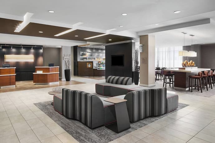 Courtyard by Marriott Newark Downtown, Lobby