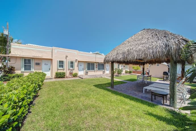 Hollywood Beach Flamingo, Primary image