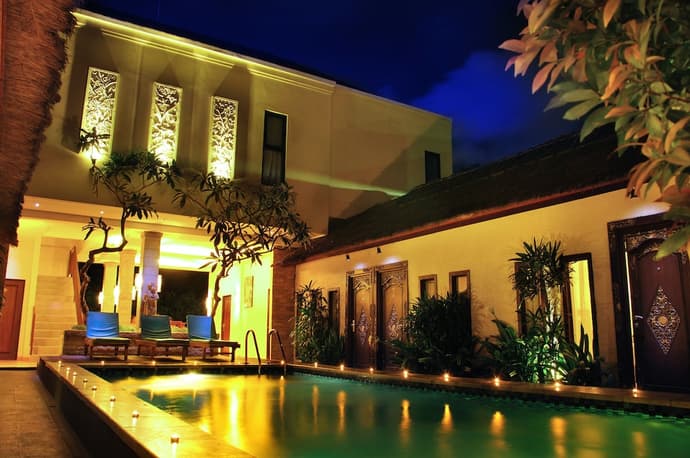 Coco de Heaven, Primary image