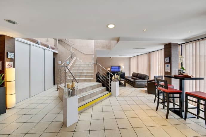 Hotel Paris Pacific, Lobby