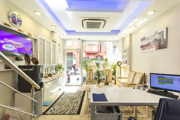 Lemon Residence, Lobby