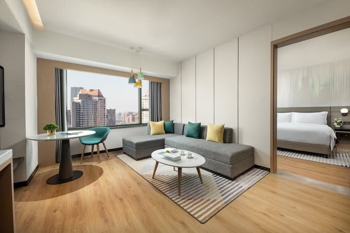 Holiday Inn Shanghai Nanjing Road by IHG, Room