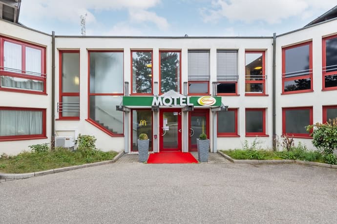 Hotel Baden-Baden, Primary image