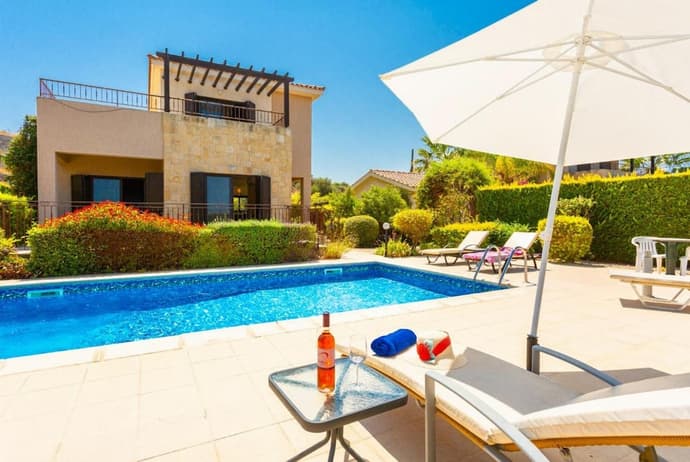 Villa Fortuna Large Private Pool Walk to Beach Sea Views A C Wifi Car Not Required - 2630, Primary image