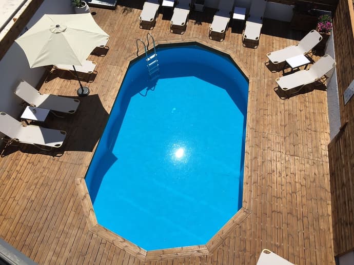 City Pearl, Primary image