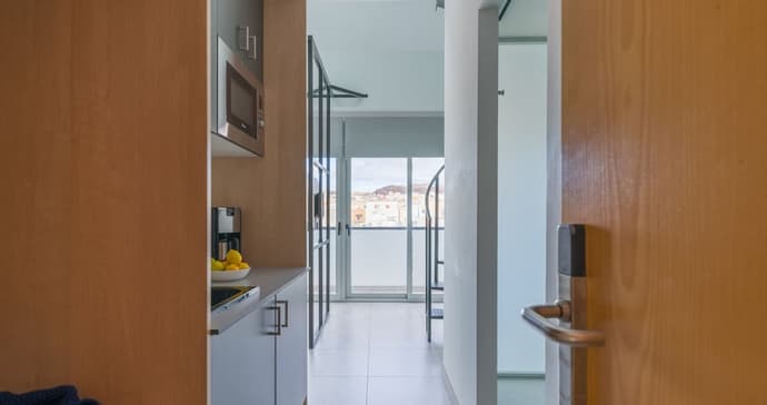 Tusity One, Interior entrance