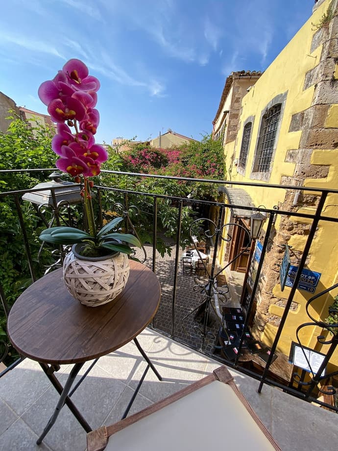 Casa Dasyra, Primary image