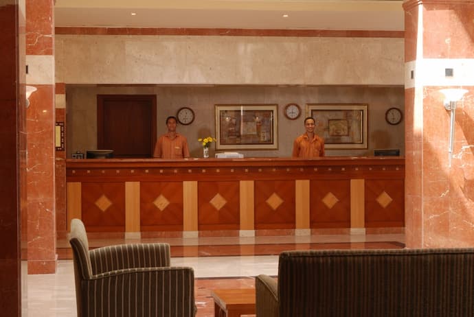 Amphoras Aqua Adults Friendly, Reception