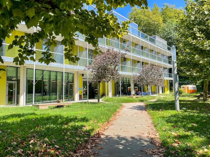 Uba Hostel, Primary image