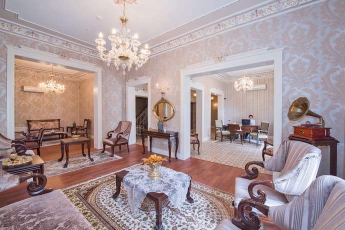 Enderun Hotel, Primary image