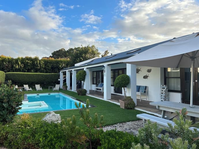 Sixteen Guest House on Main, Primary image