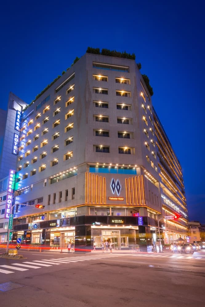 Twinstar Hotel, Primary image