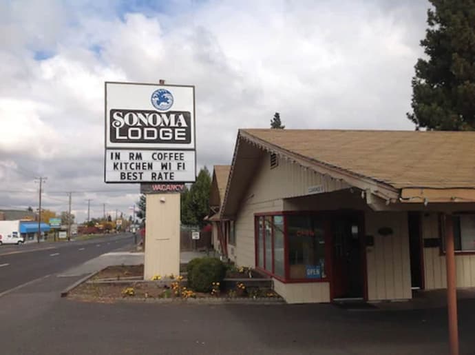 Sonoma Lodge, Primary image