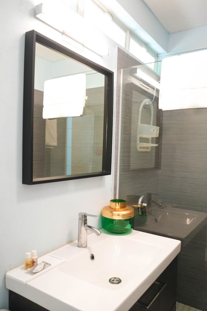 Palm Garden Hotel, Primary image