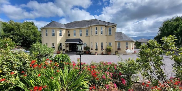 Brook Manor Lodge, Primary image