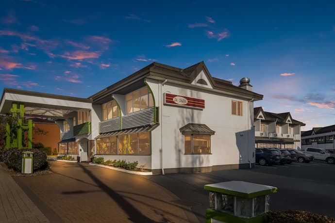 SureStay Hotel by Best Western North Vancouver Capilano, Primary image