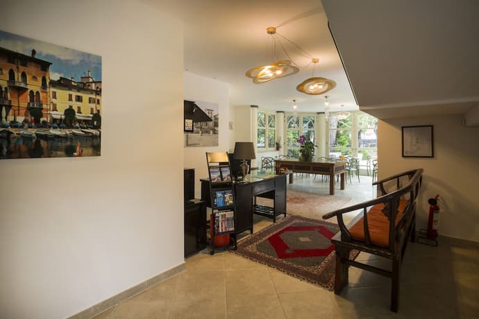 La Villa Desenzano, Reception