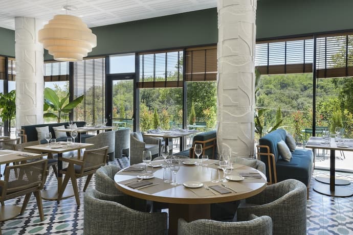 Hotel Tres Reyes San Sebastian, Reception