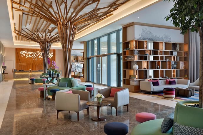 DoubleTree by Hilton Sharjah Waterfront Hotel & Residences, Lobby