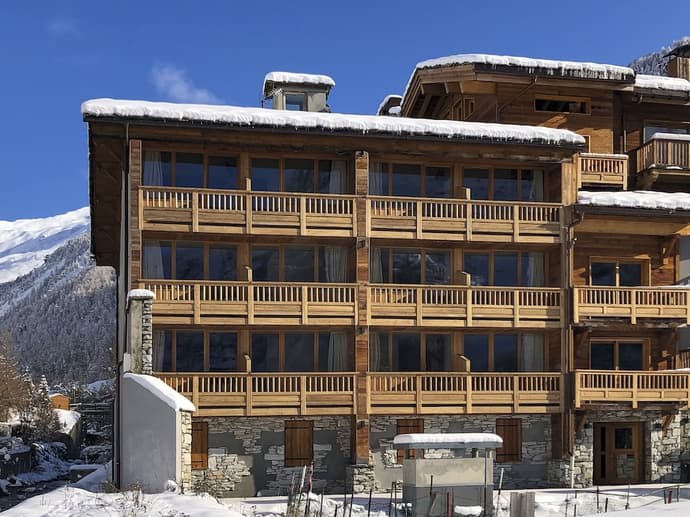 Hotel Ski Lodge, Primary image